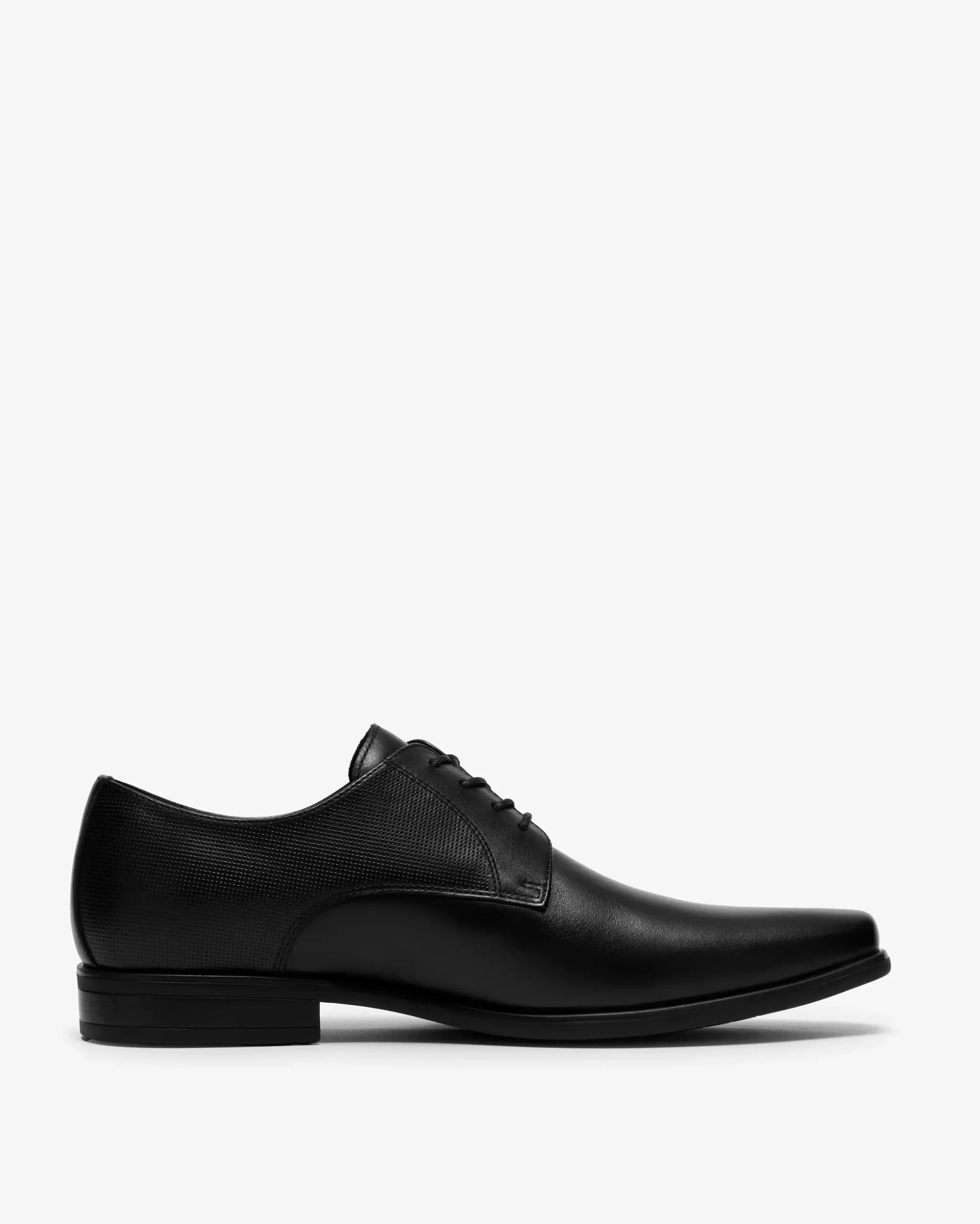 Clarks Colkirk Lace – Black Leather - LuxxeCoast