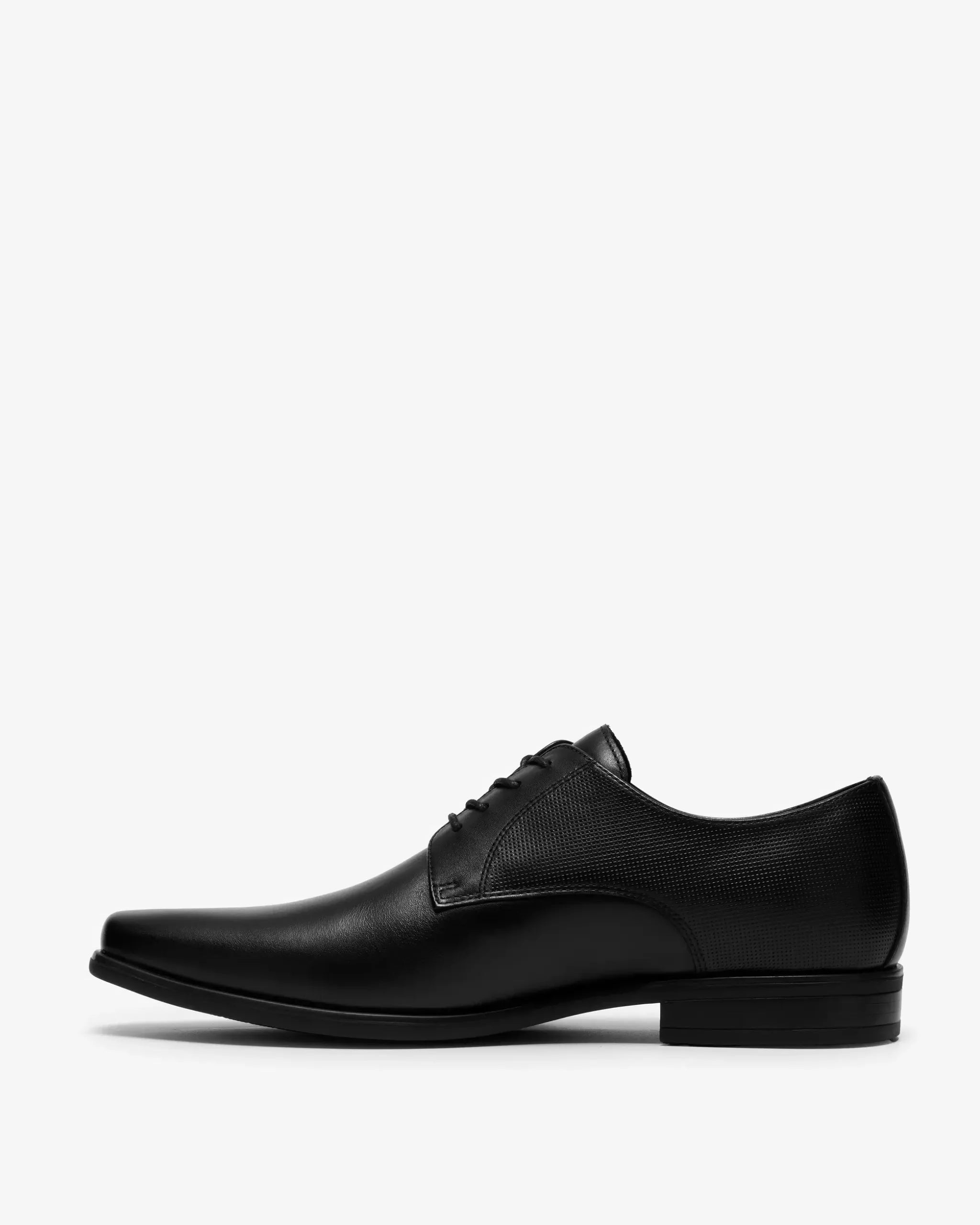 Clarks Colkirk Lace – Black Leather - LuxxeCoast