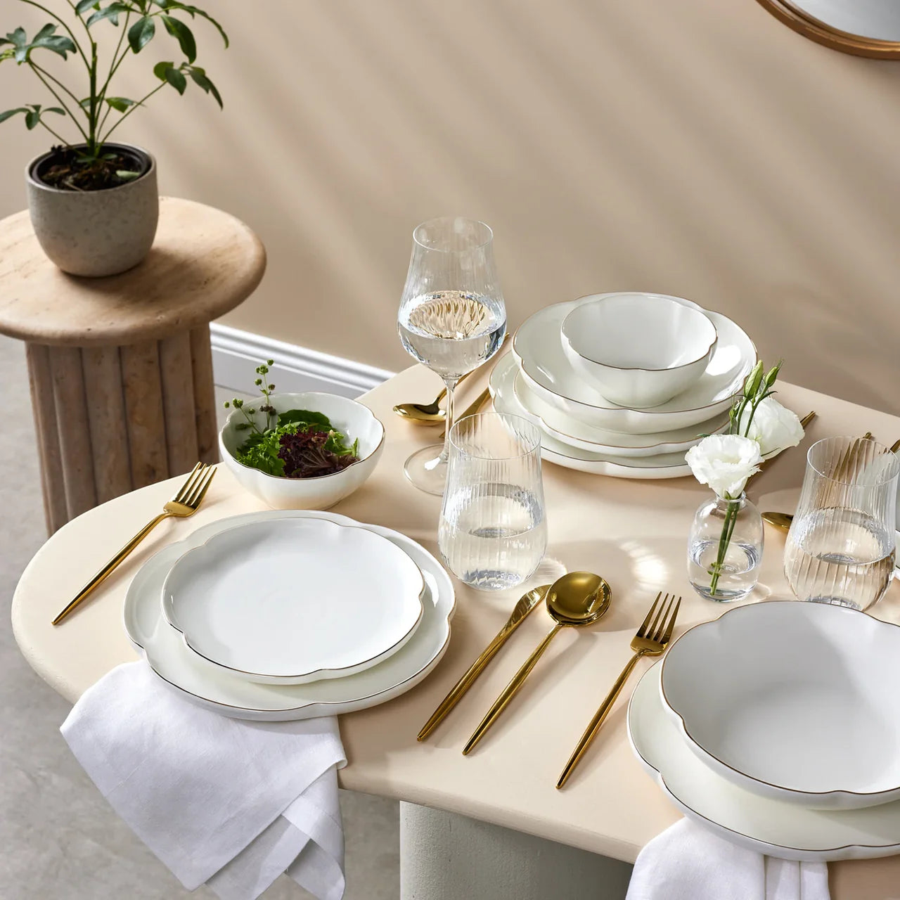 Karaca 24-Piece Bone China Dinner Set for 6 People – Gold