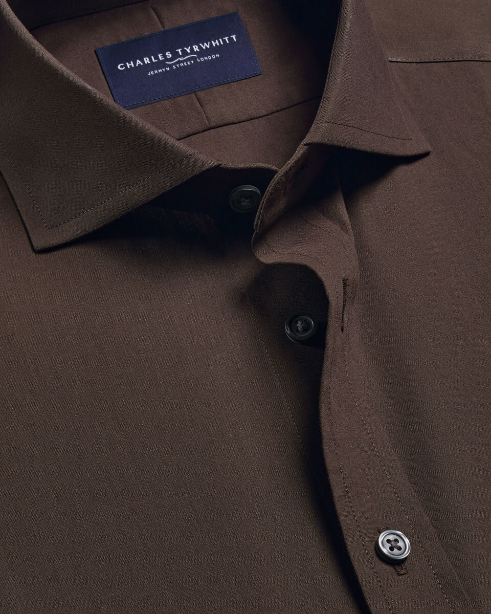 Charles Tyrwhitt Non-Iron Stretch Poplin Shirt - Chocolate