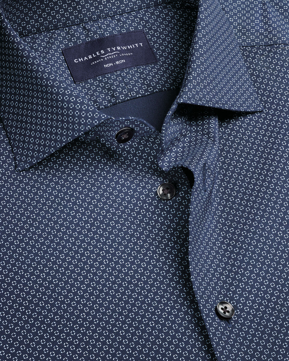 Charles Tyrwhitt Non-Iron Performance Geo Print Shirt - Navy