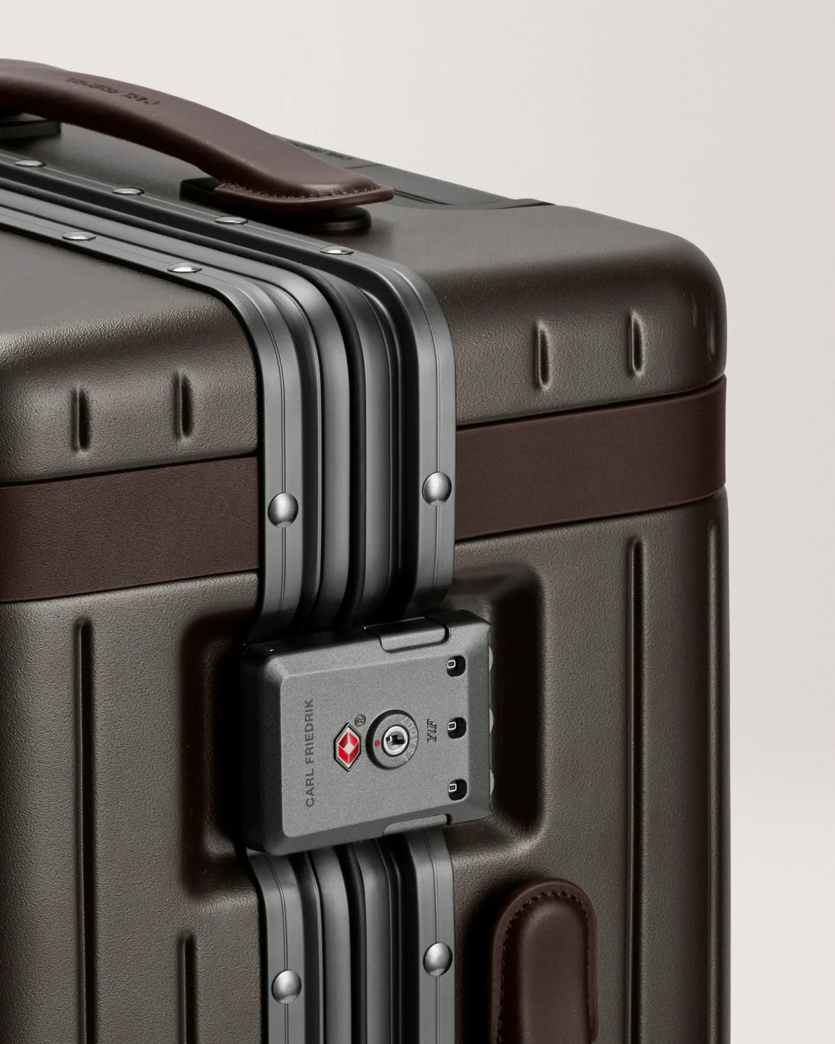 Carl Friedrik The Carry-on (Hybrid) - Chocolate/Chocolate