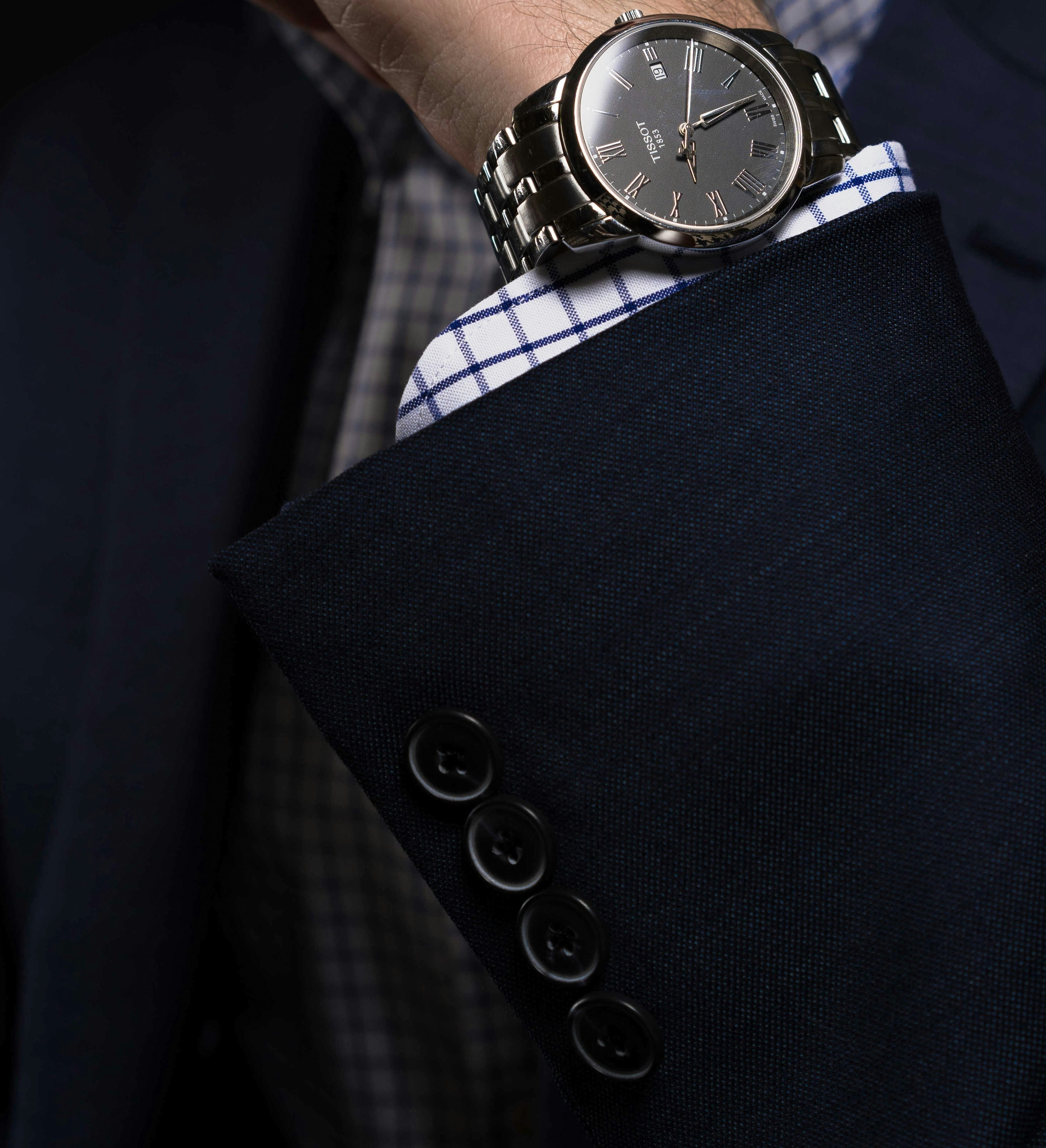 up-close navy suit detail