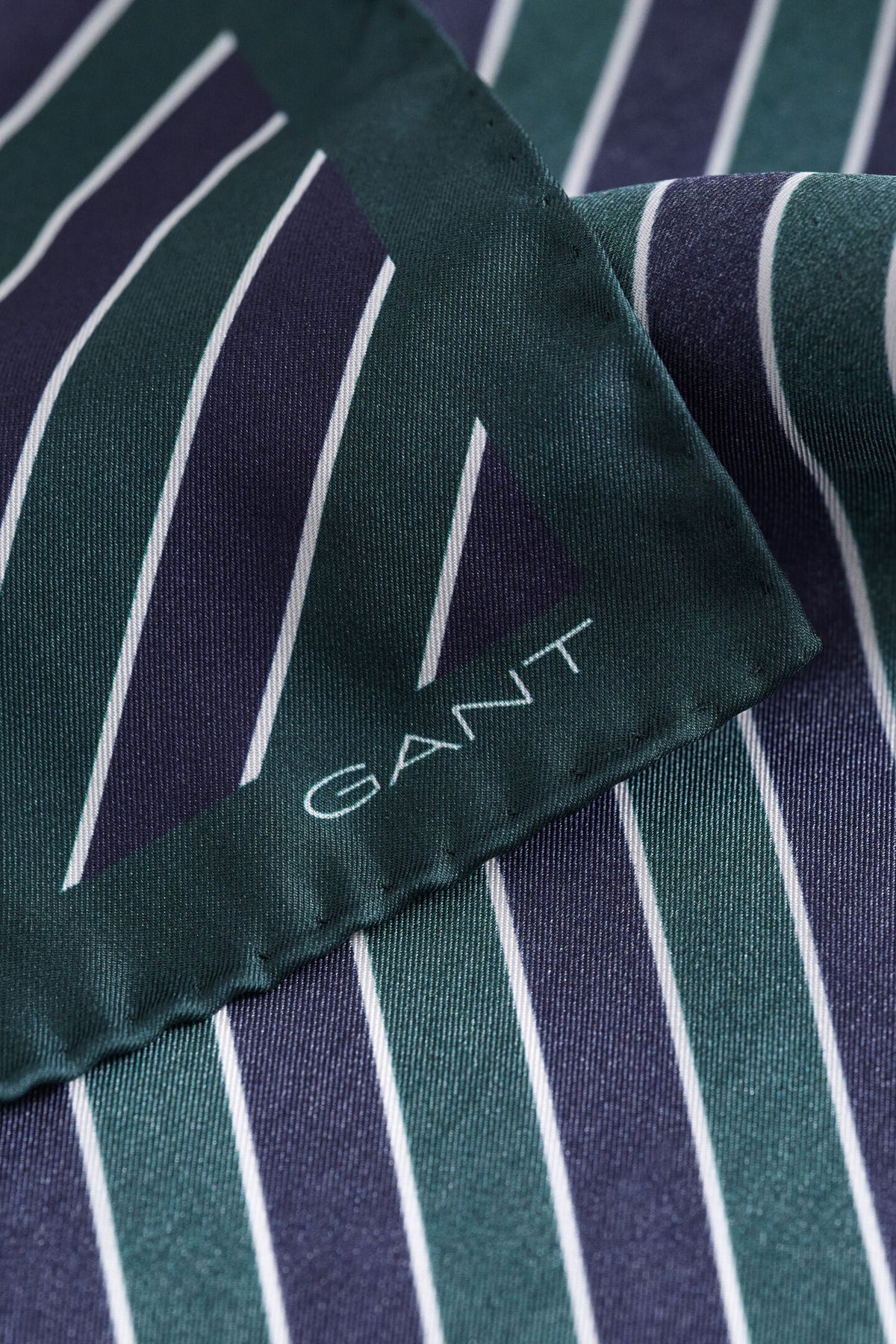 GANT Striped Pocket Square - Tartan Green